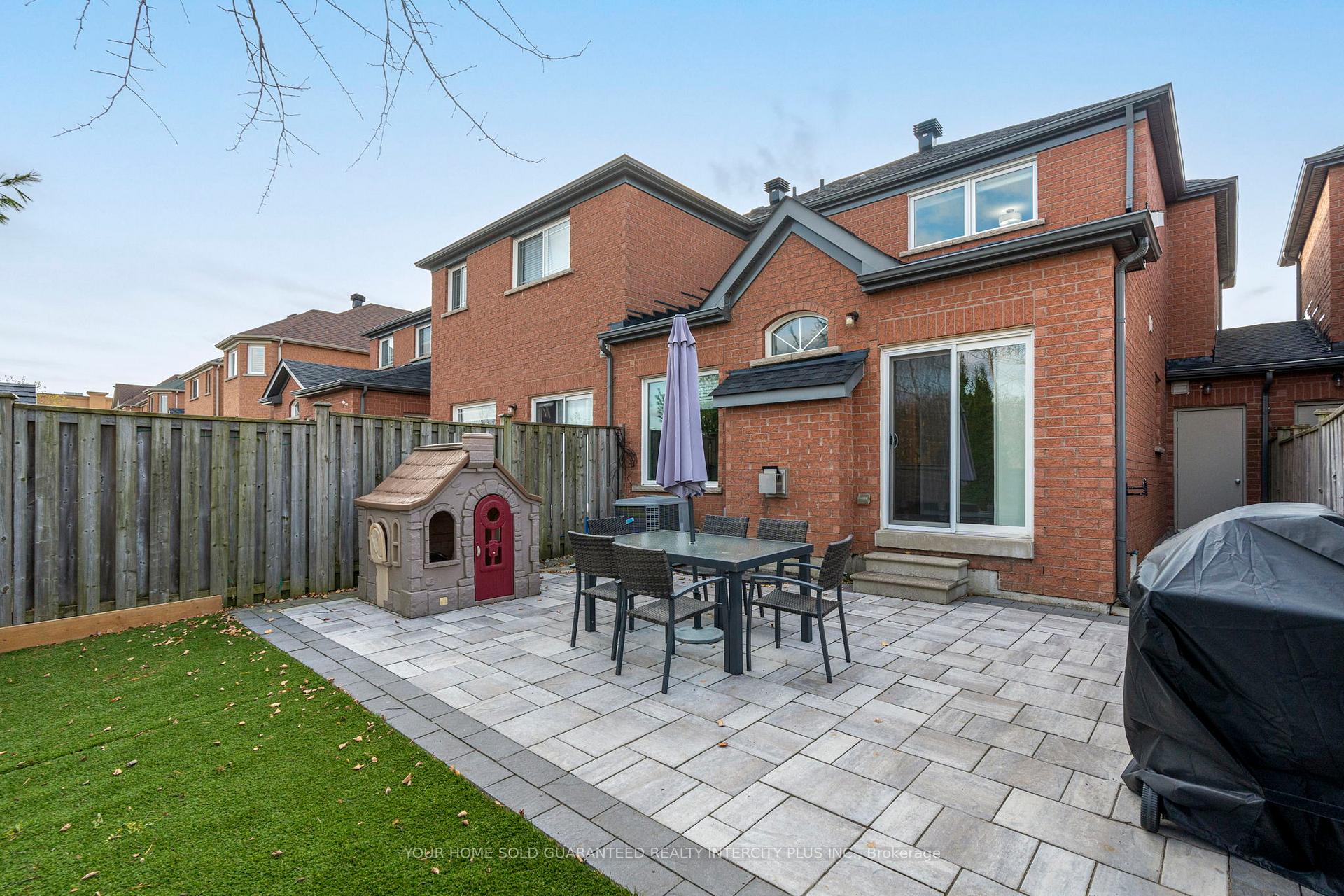 Photo 31 of 19 Vandervoort Drive, Richmond Hill, Jefferson — HOMEH