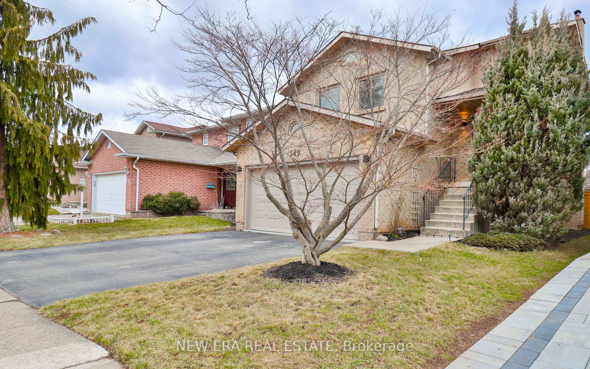 Photo 2 of 549 Deerhurst Drive, Burlington, Appleby — HOMEH