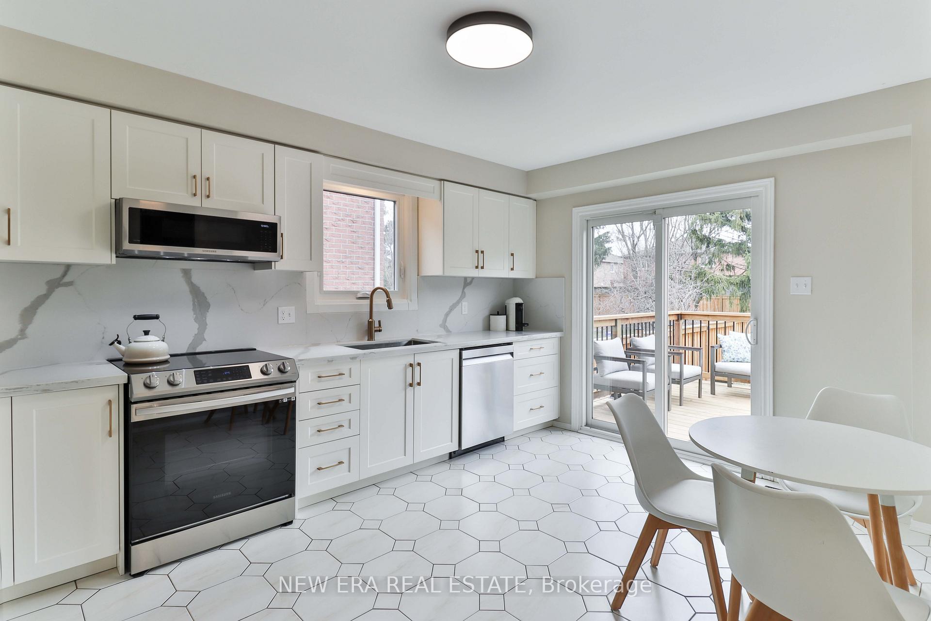Photo 9 of 549 Deerhurst Drive, Burlington, Appleby — HOMEH