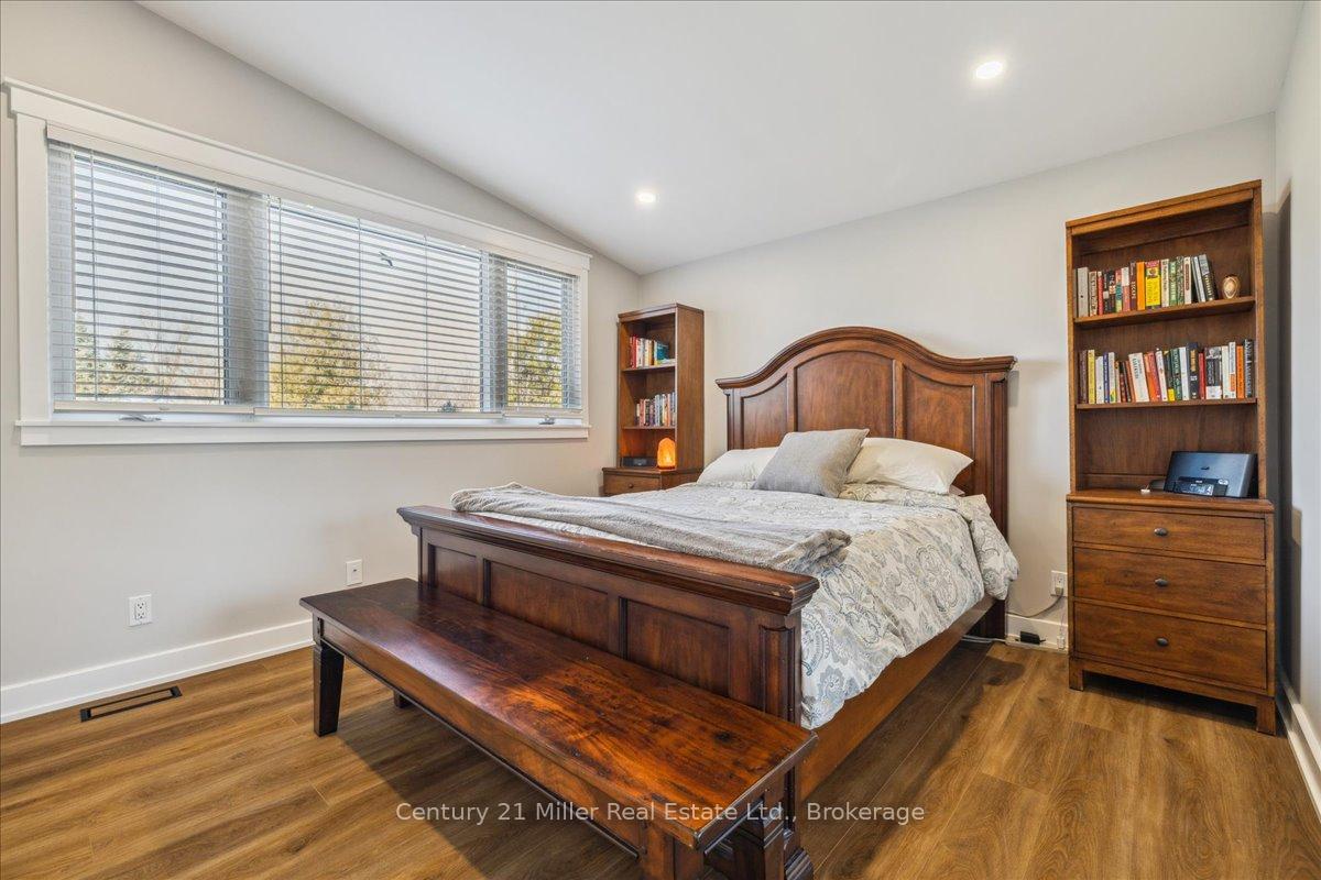 Photo 14 of 5550 Appleby Line, Burlington, Rural Burlington — HOMEH