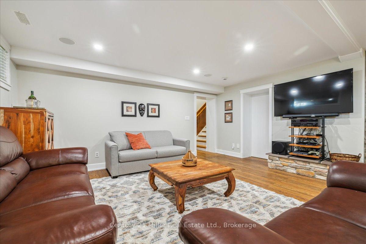 Photo 21 of 5550 Appleby Line, Burlington, Rural Burlington — HOMEH