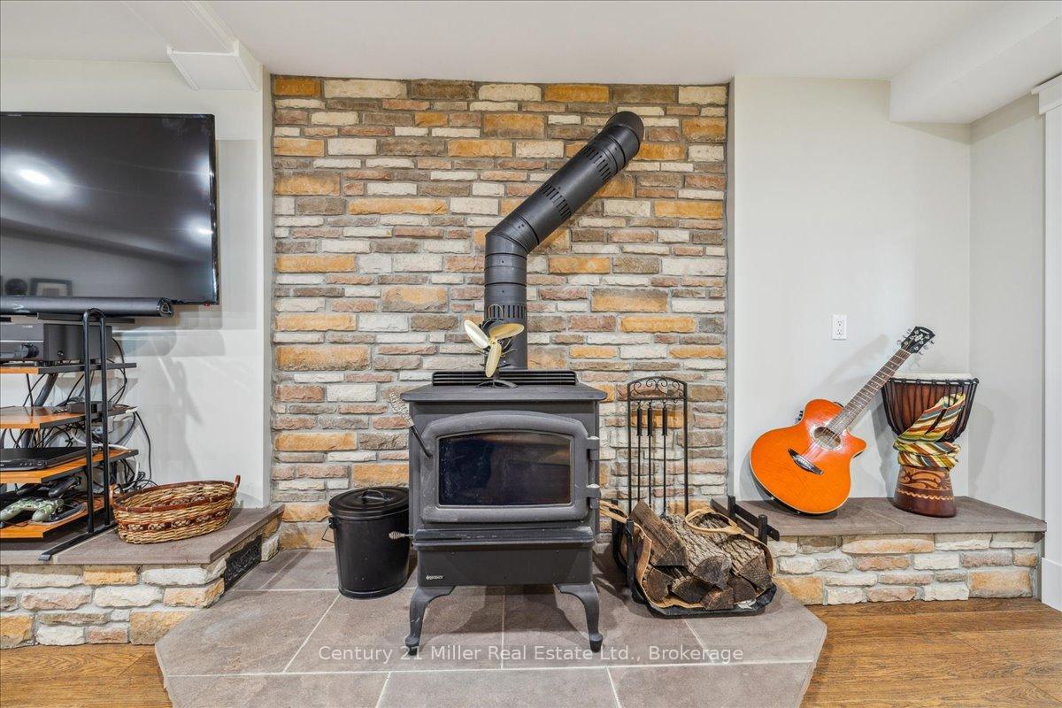 Photo 22 of 5550 Appleby Line, Burlington, Rural Burlington — HOMEH