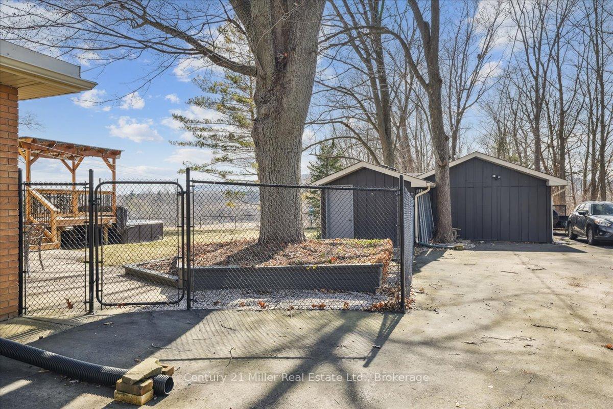 Photo 38 of 5550 Appleby Line, Burlington, Rural Burlington — HOMEH