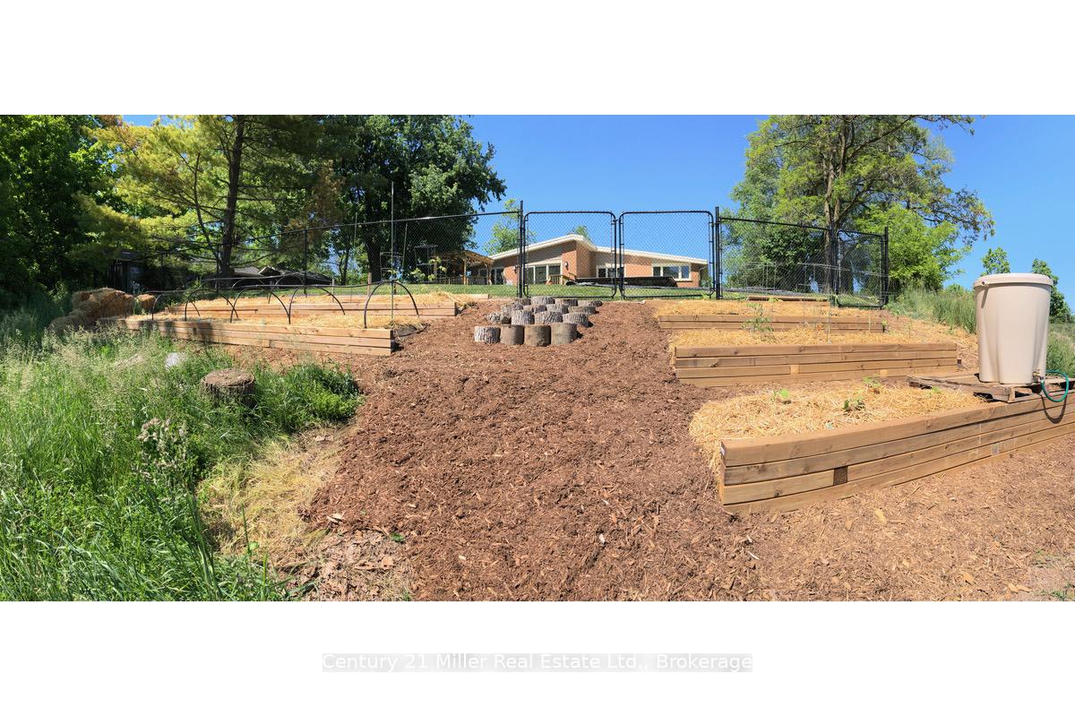 Photo 42 of 5550 Appleby Line, Burlington, Rural Burlington — HOMEH