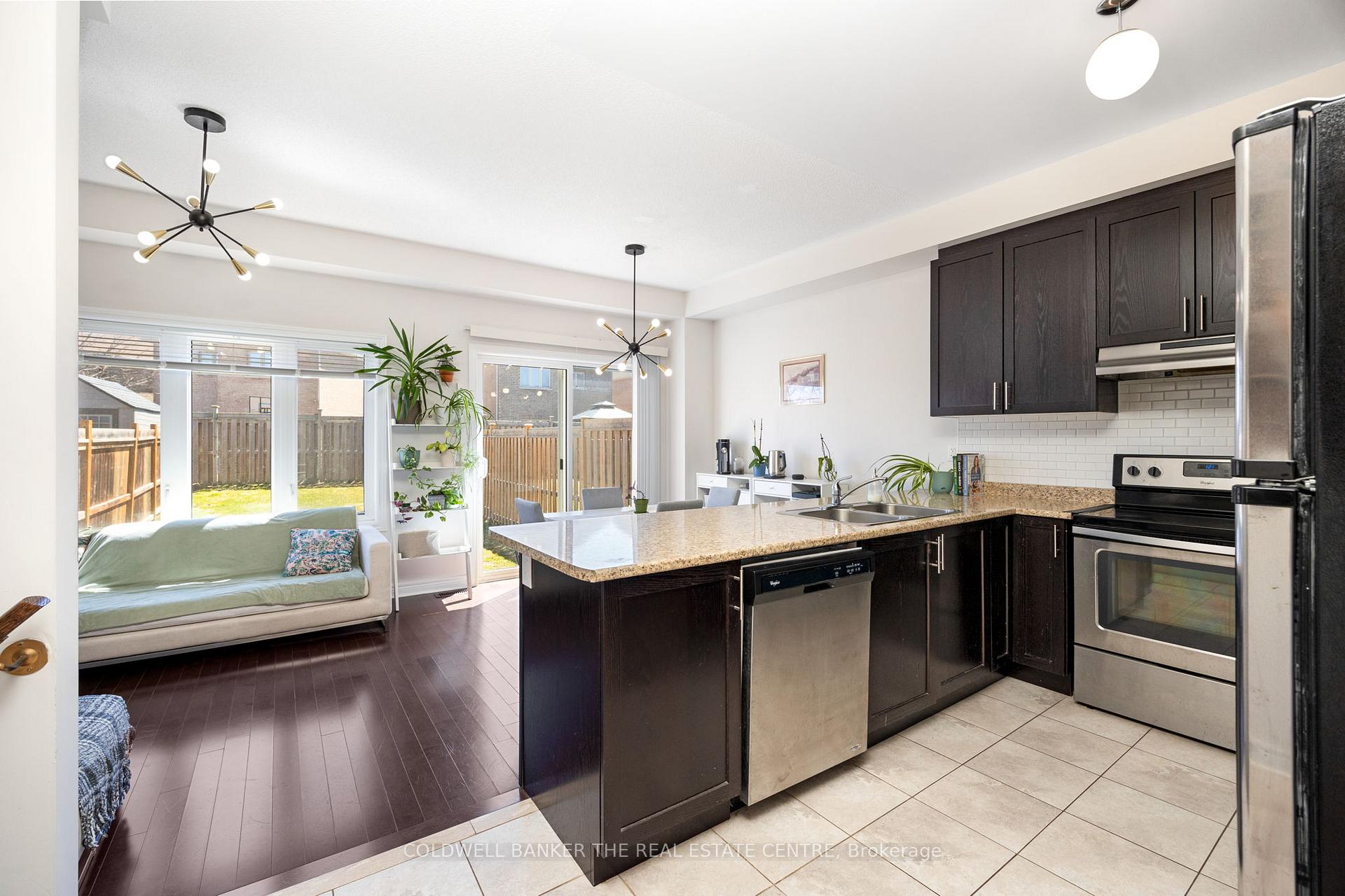 Photo 3 of 59 Forsyth Crescent, Barrie, West Bayfield — HOMEH