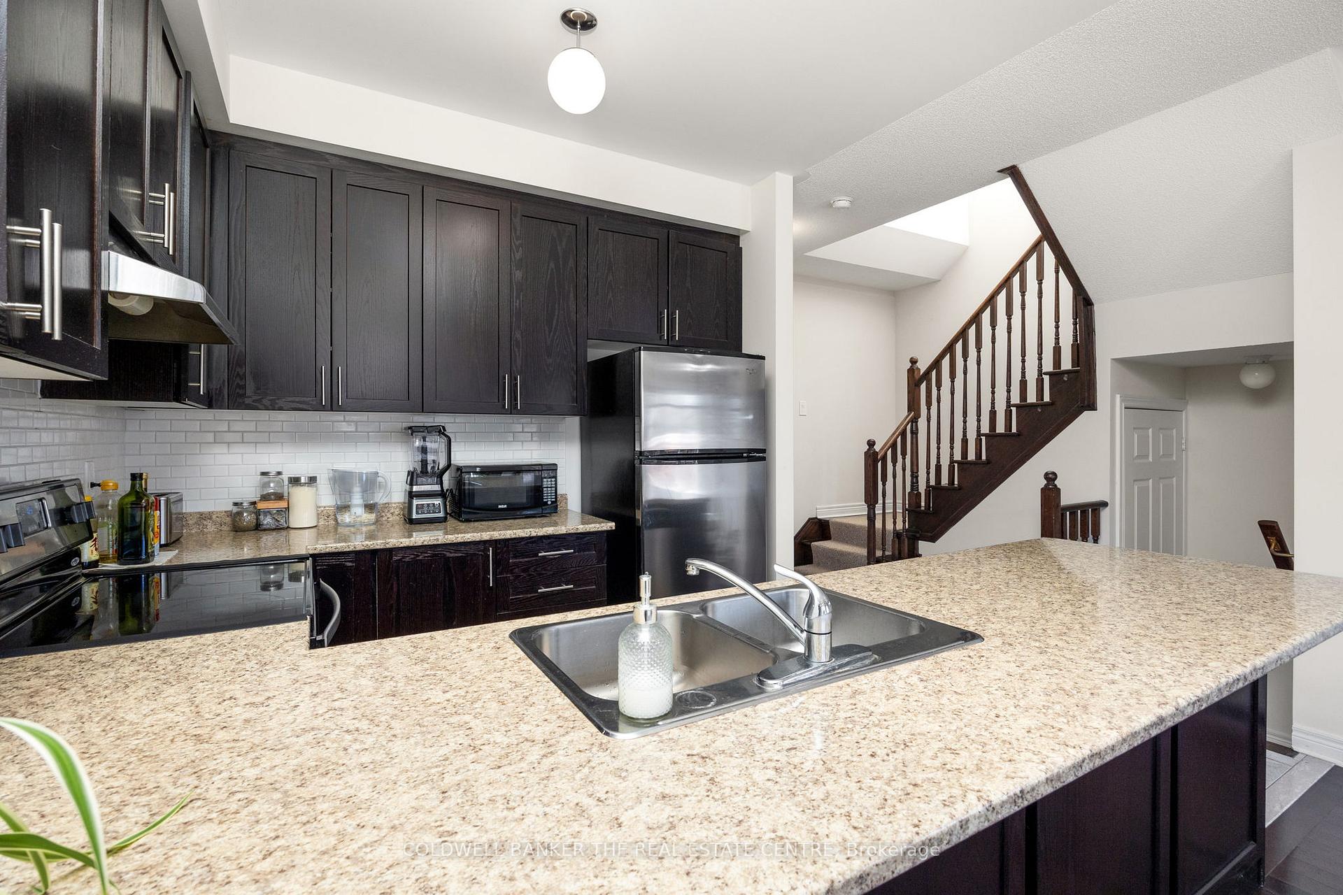 Photo 10 of 59 Forsyth Crescent, Barrie, West Bayfield — HOMEH