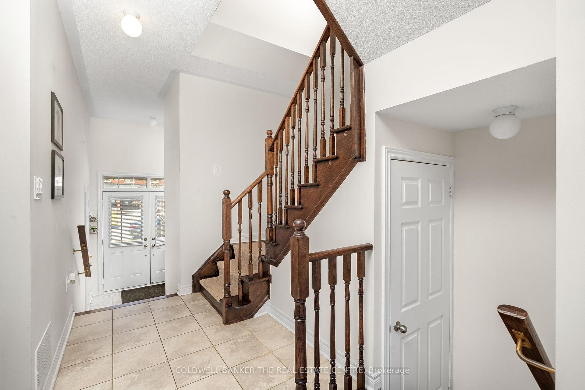 Photo 11 of 59 Forsyth Crescent, Barrie, West Bayfield — HOMEH