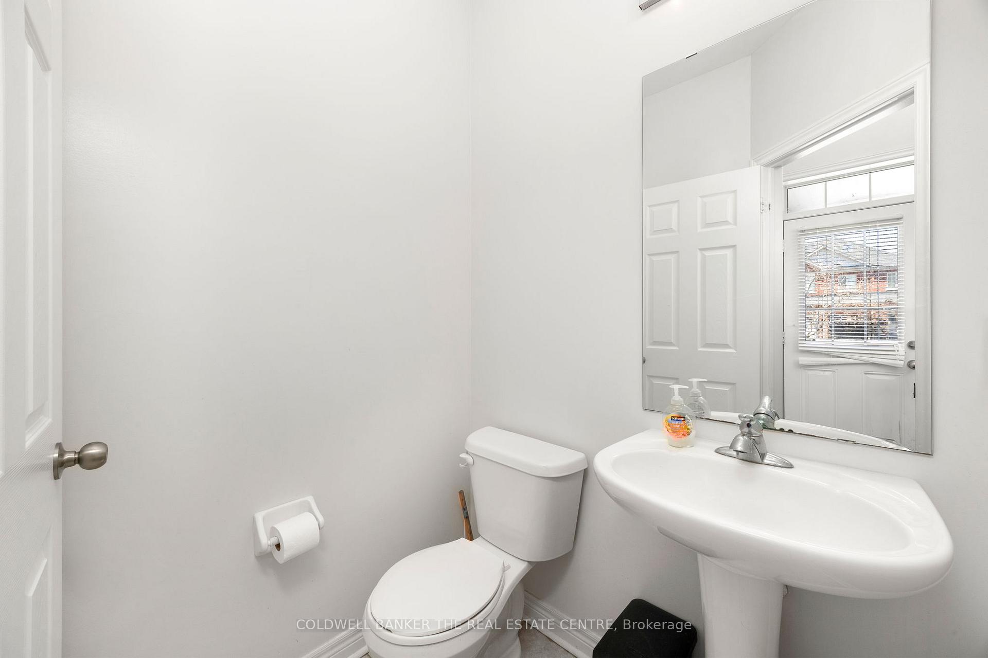 Photo 17 of 59 Forsyth Crescent, Barrie, West Bayfield — HOMEH