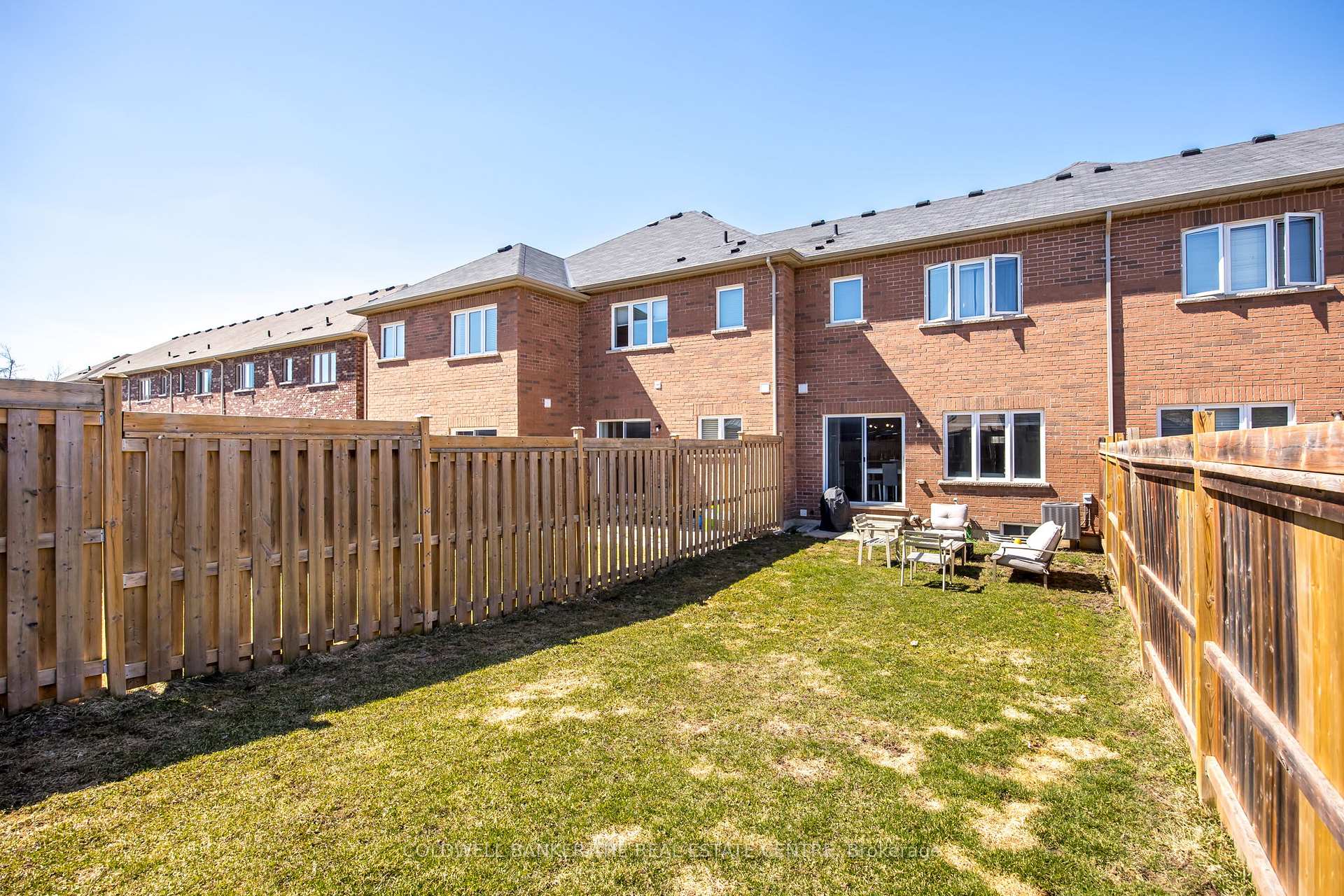 Photo 24 of 59 Forsyth Crescent, Barrie, West Bayfield — HOMEH