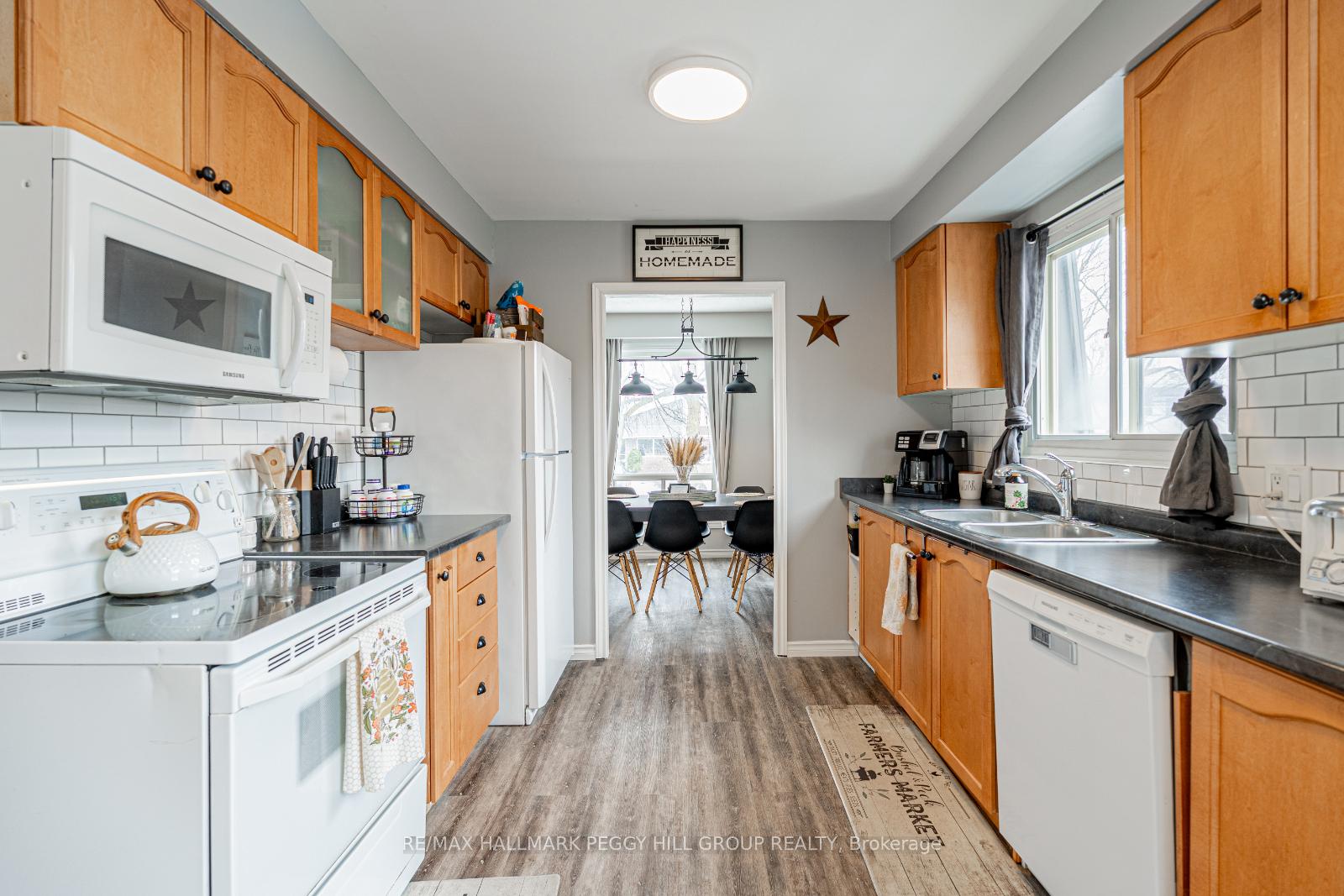 Photo 3 of 80 Daphne Crescent, Barrie, Cundles East — HOMEH