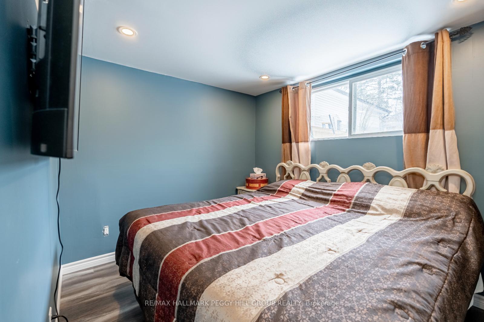 Photo 16 of 80 Daphne Crescent, Barrie, Cundles East — HOMEH