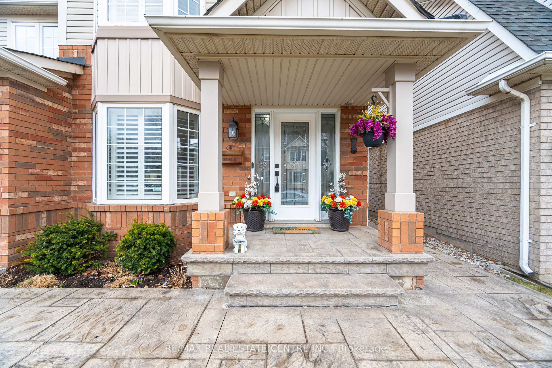 Photo 2 of 5575 Thorn Lane, Burlington, Orchard — HOMEH