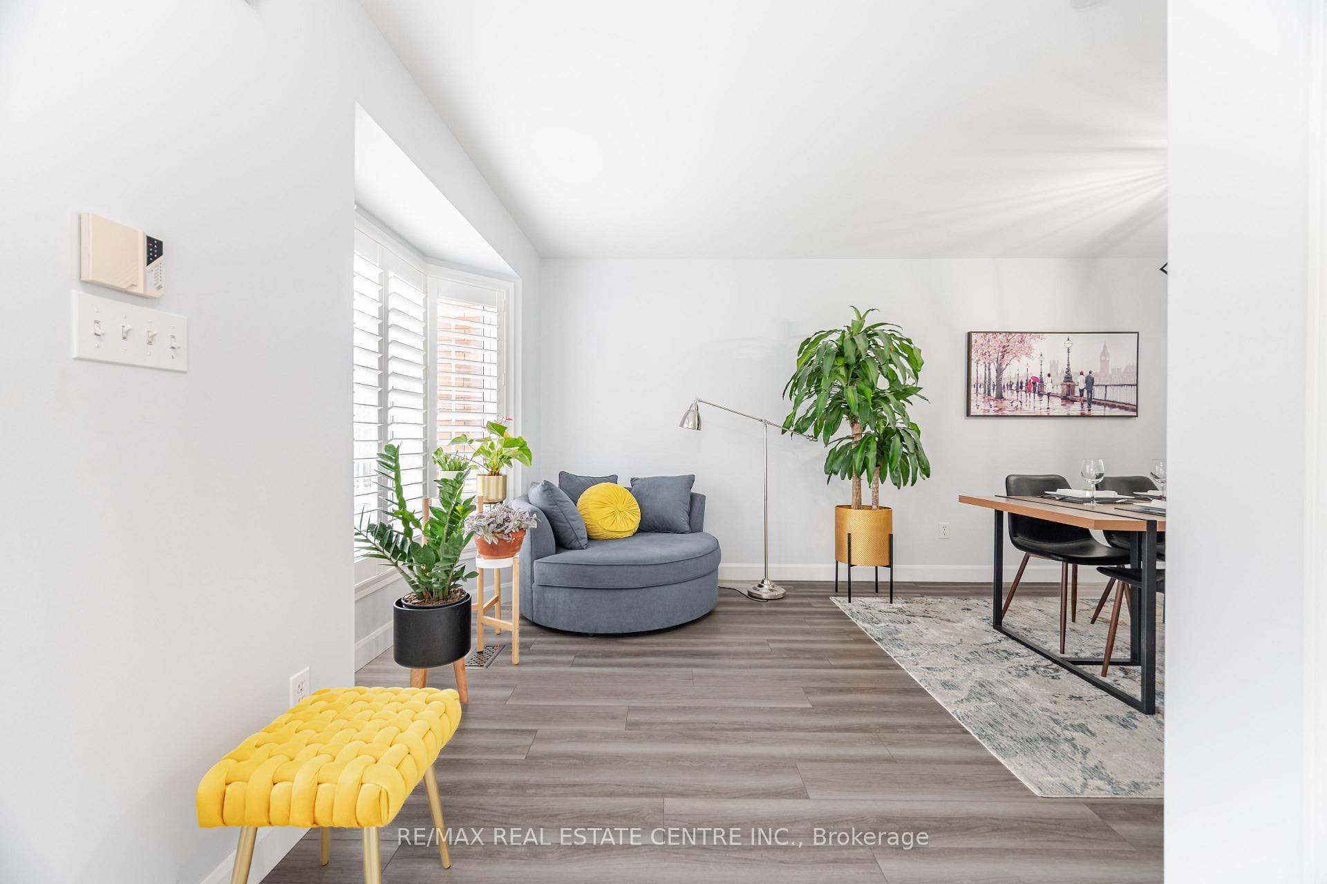 Photo 5 of 5575 Thorn Lane, Burlington, Orchard — HOMEH