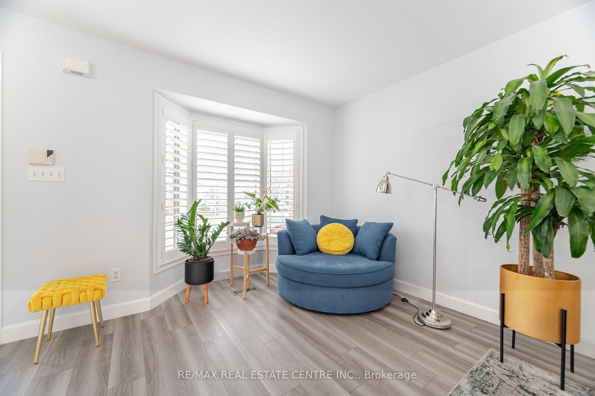 Photo 6 of 5575 Thorn Lane, Burlington, Orchard — HOMEH