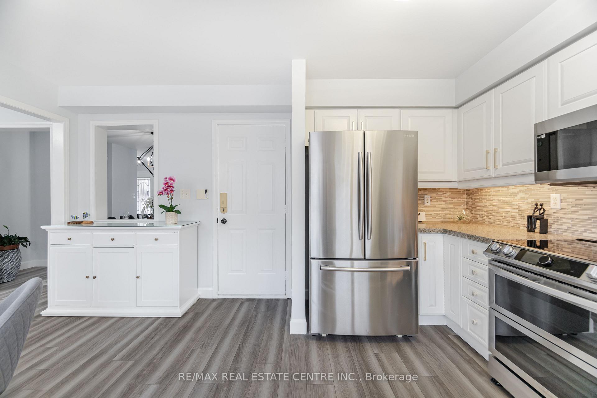 Photo 20 of 5575 Thorn Lane, Burlington, Orchard — HOMEH