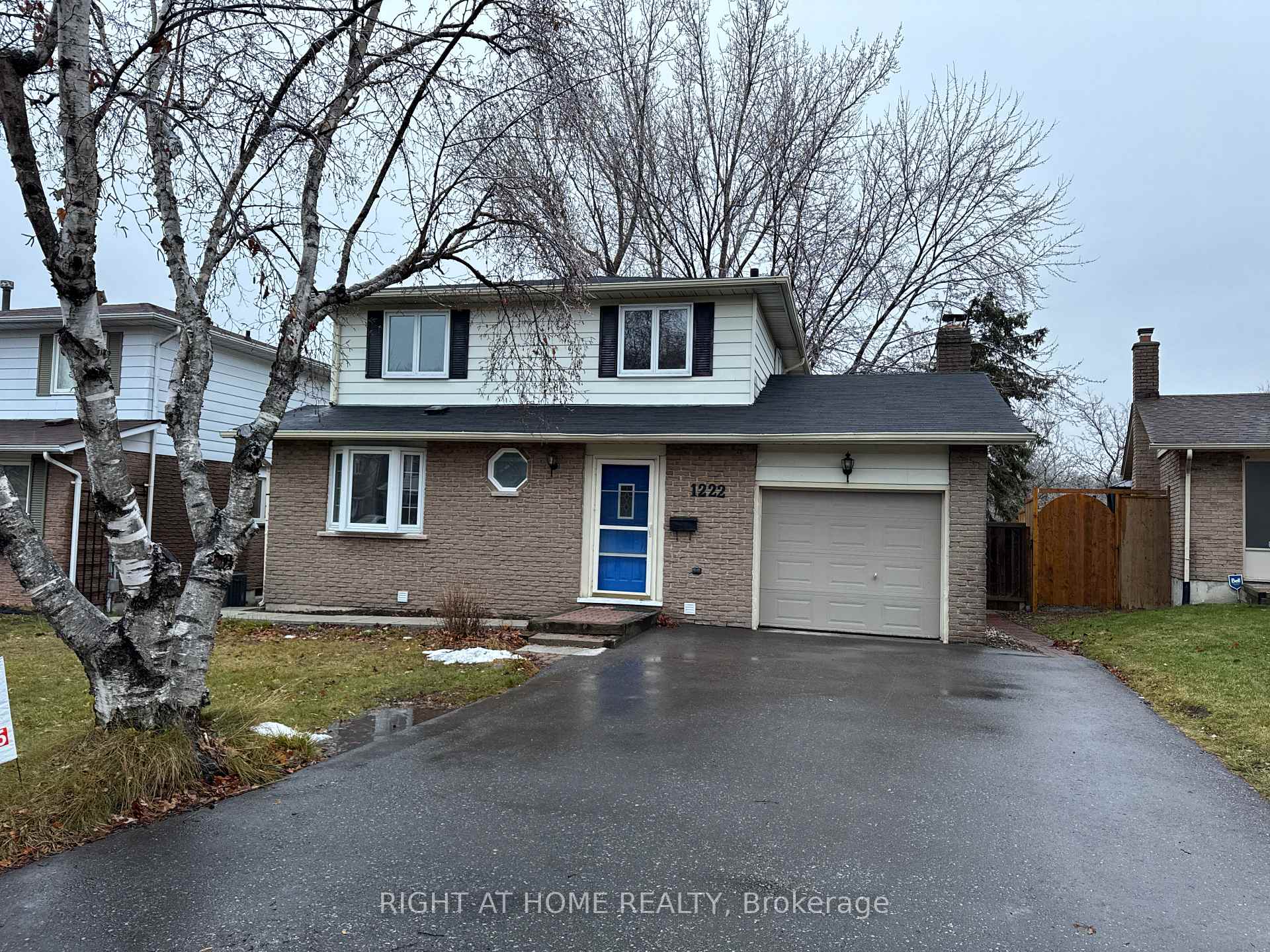Photo 3 of 1222 Cherrydown Drive, Oshawa, Donevan — HOMEH