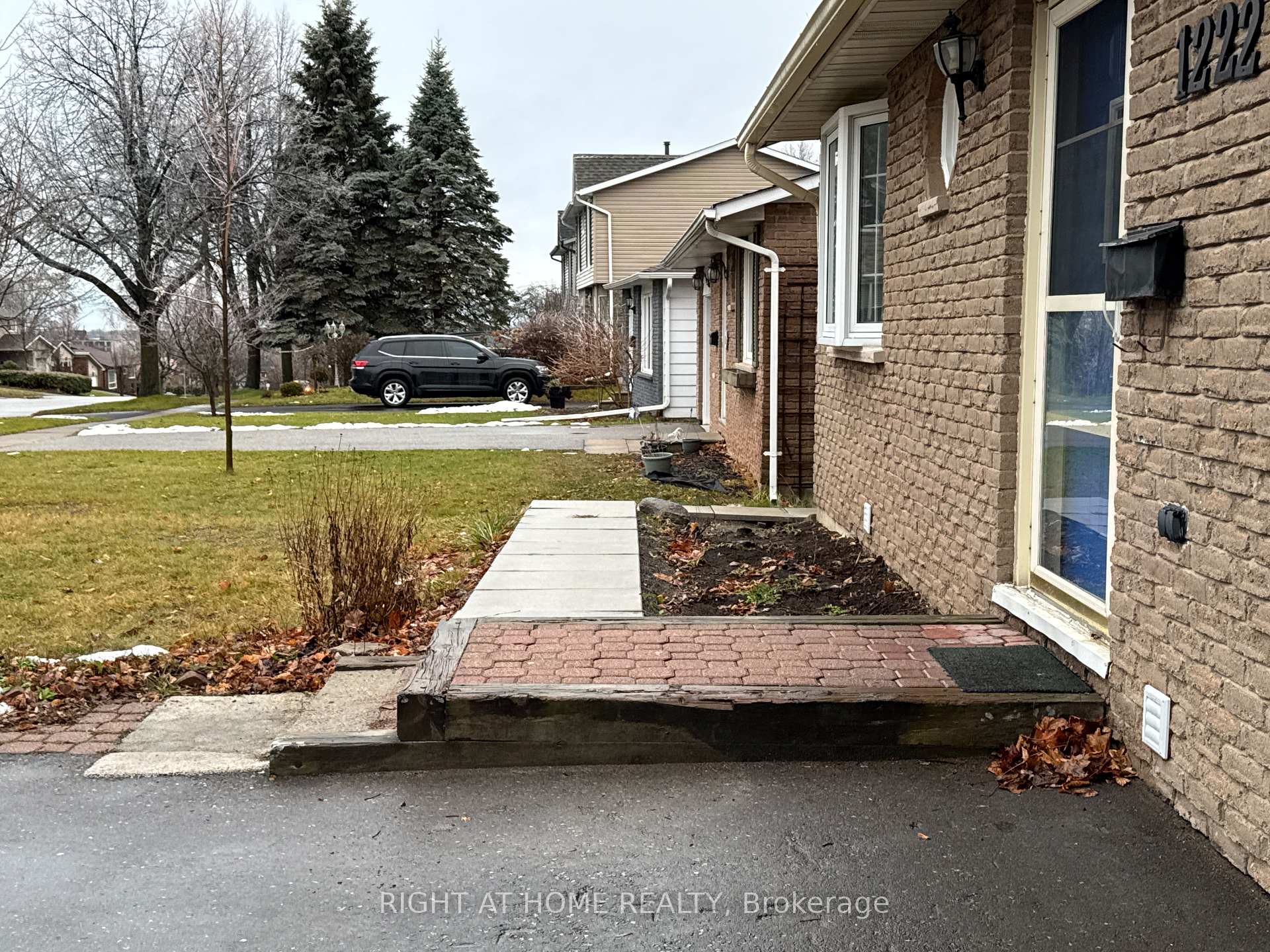 Photo 5 of 1222 Cherrydown Drive, Oshawa, Donevan — HOMEH