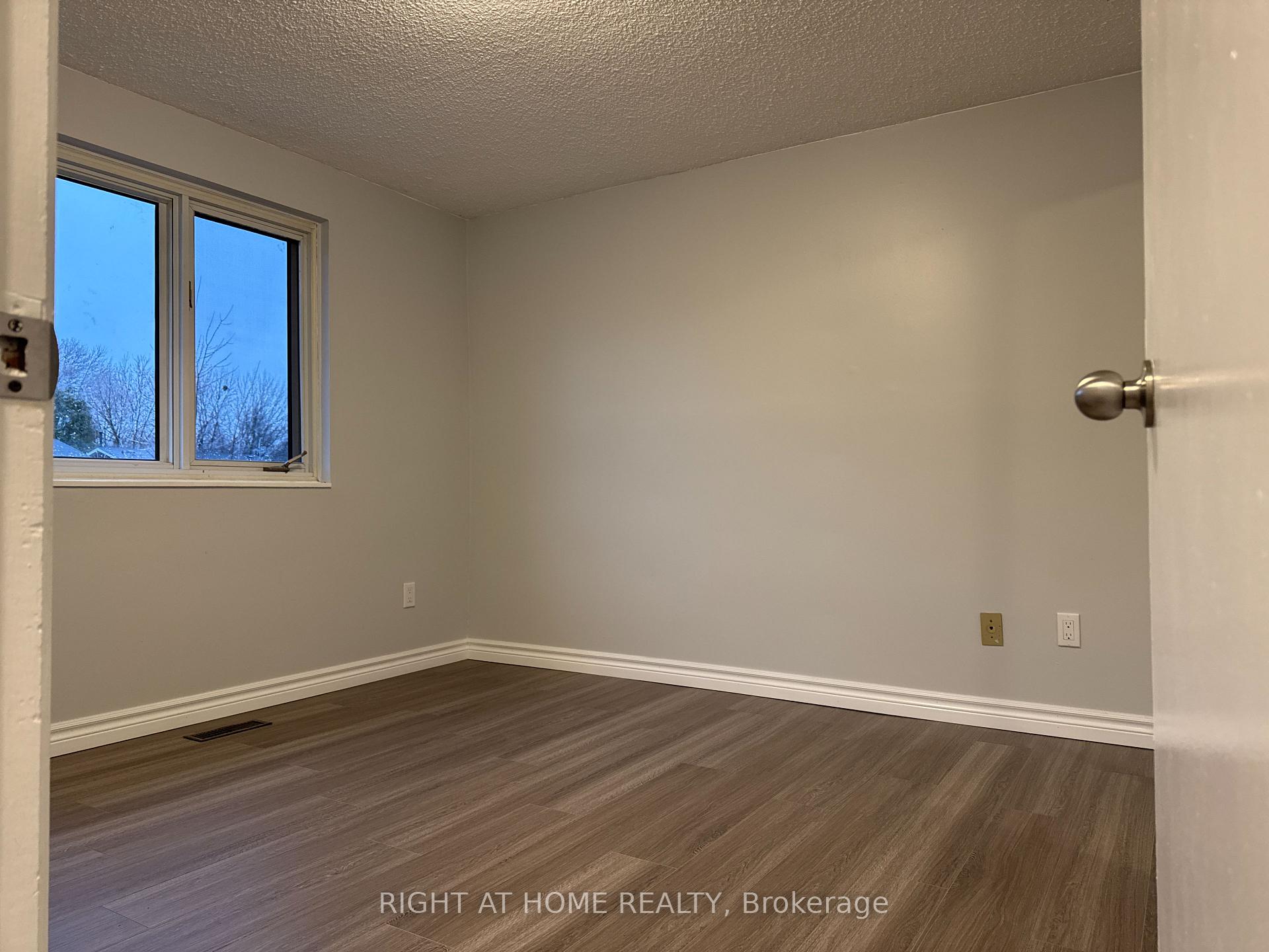 Photo 24 of 1222 Cherrydown Drive, Oshawa, Donevan — HOMEH