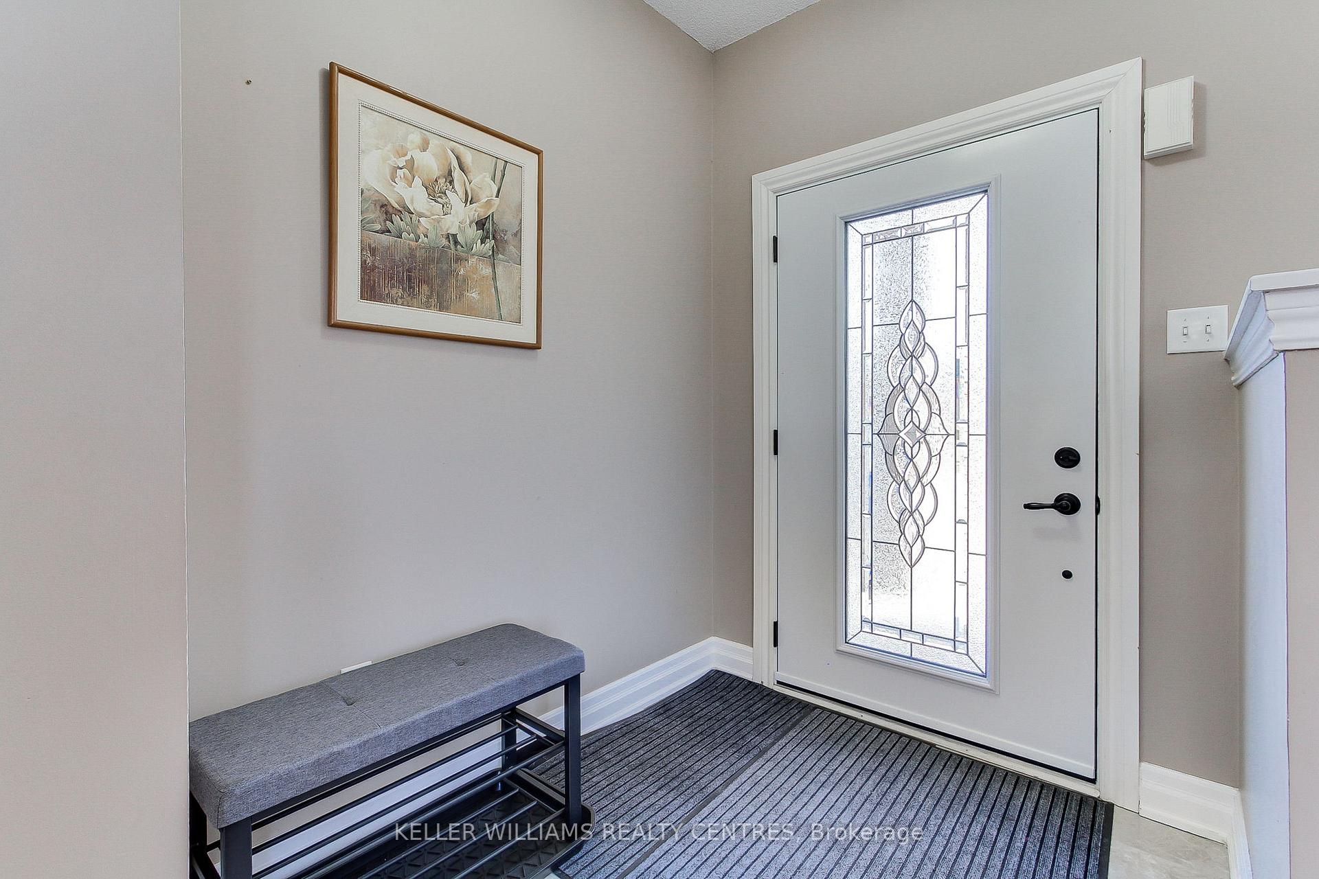 Photo 5 of 3 Shalom Way, Barrie, Painswick South — HOMEH