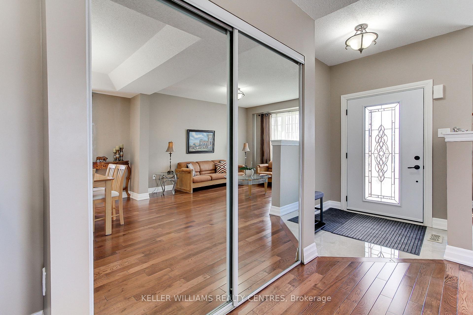 Photo 6 of 3 Shalom Way, Barrie, Painswick South — HOMEH