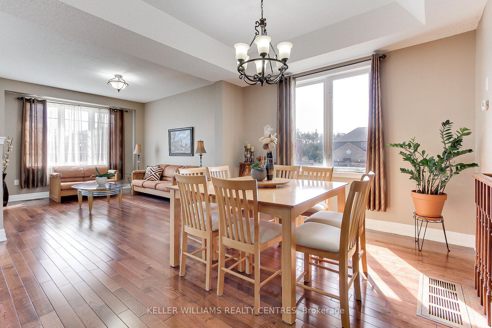 Photo 11 of 3 Shalom Way, Barrie, Painswick South — HOMEH