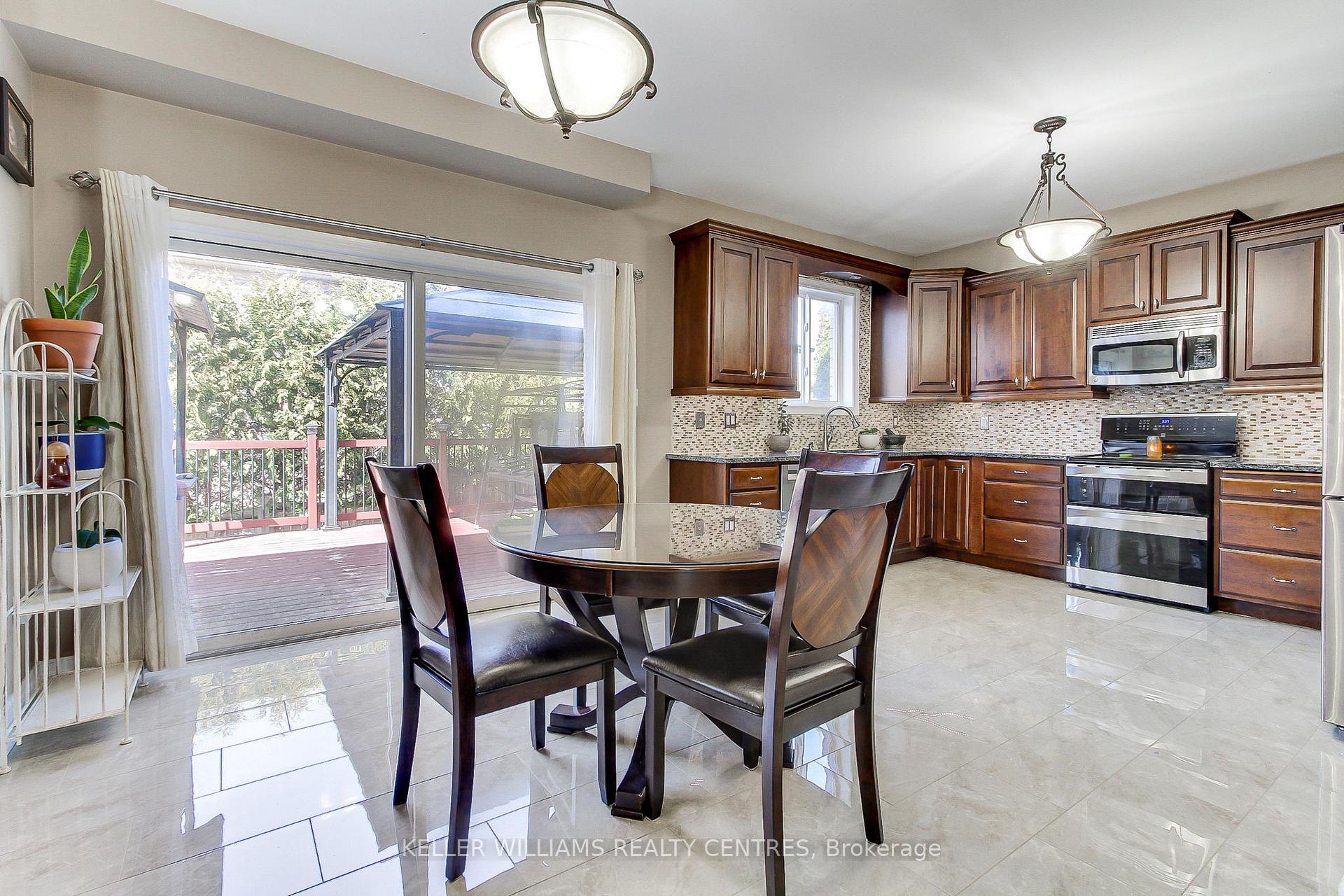 Photo 16 of 3 Shalom Way, Barrie, Painswick South — HOMEH