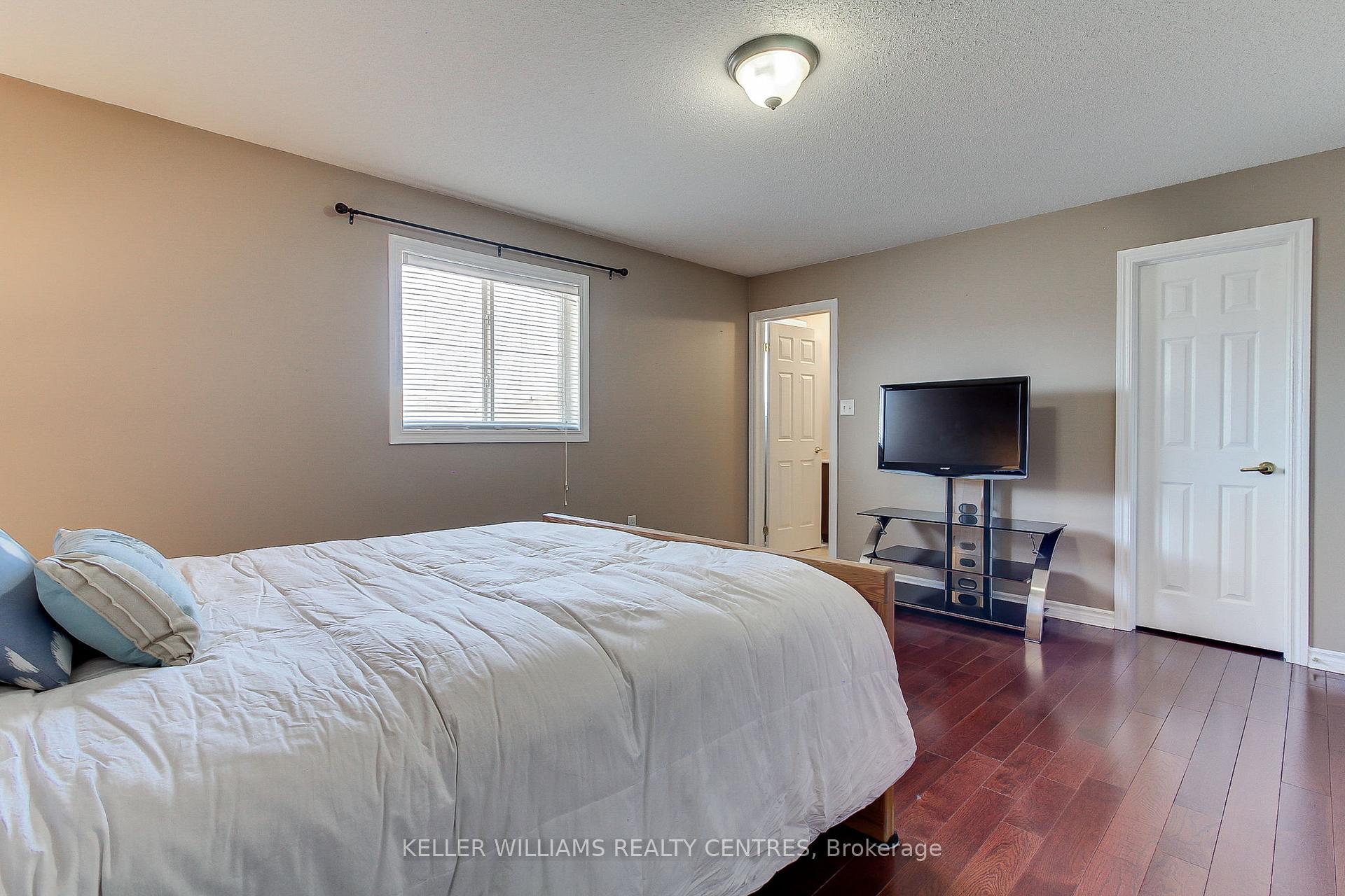 Photo 24 of 3 Shalom Way, Barrie, Painswick South — HOMEH