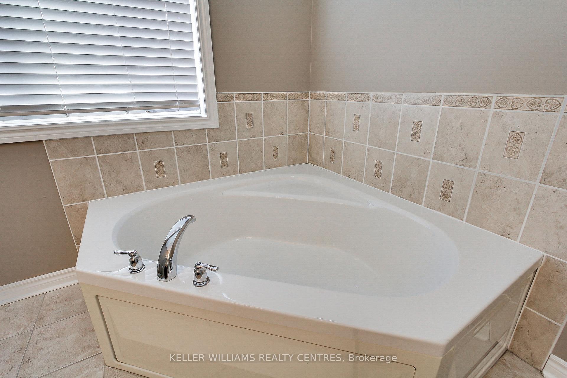 Photo 32 of 3 Shalom Way, Barrie, Painswick South — HOMEH