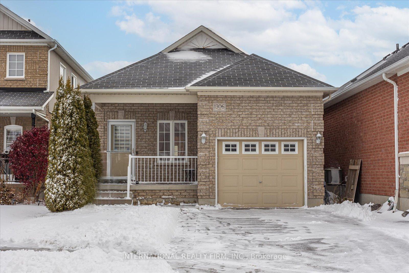 Photo 1 of 1306 Macinally Court, Oshawa, Pinecrest — HOMEH