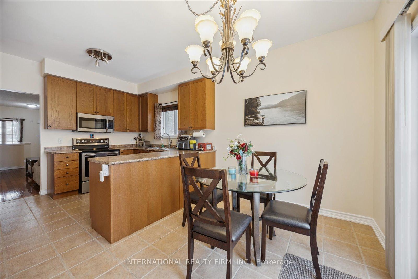 Photo 10 of 1306 Macinally Court, Oshawa, Pinecrest — HOMEH