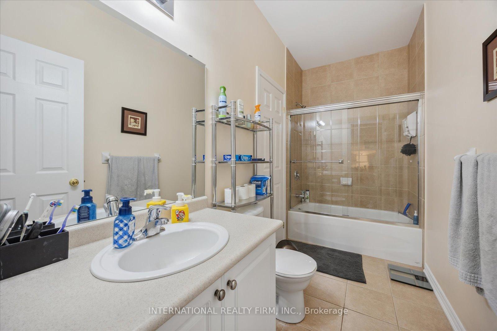 Photo 14 of 1306 Macinally Court, Oshawa, Pinecrest — HOMEH