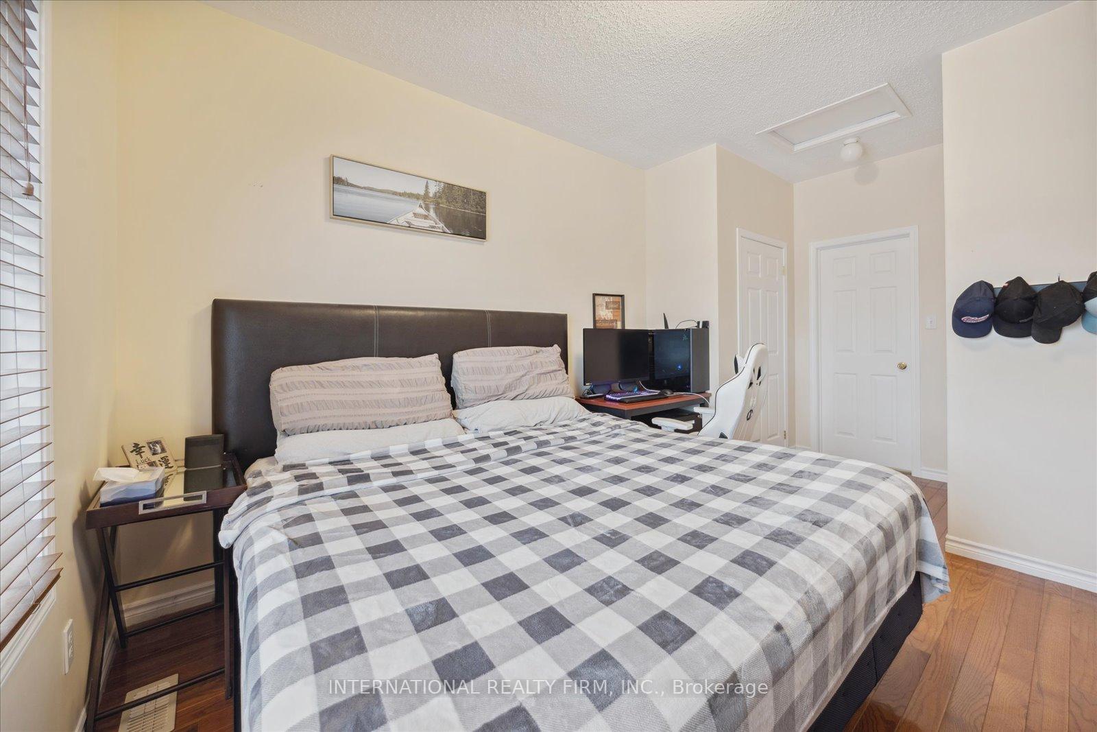 Photo 16 of 1306 Macinally Court, Oshawa, Pinecrest — HOMEH