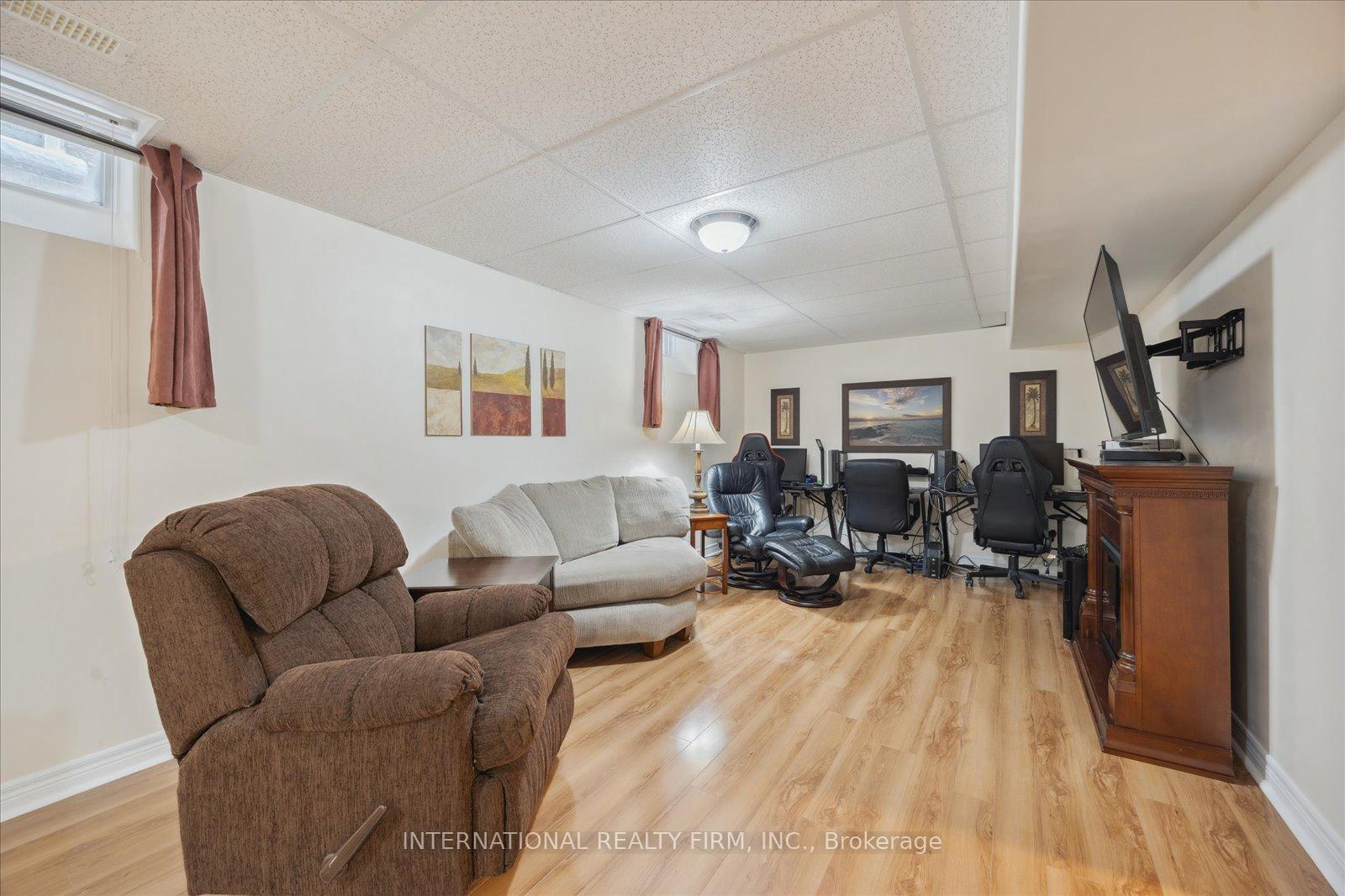 Photo 18 of 1306 Macinally Court, Oshawa, Pinecrest — HOMEH