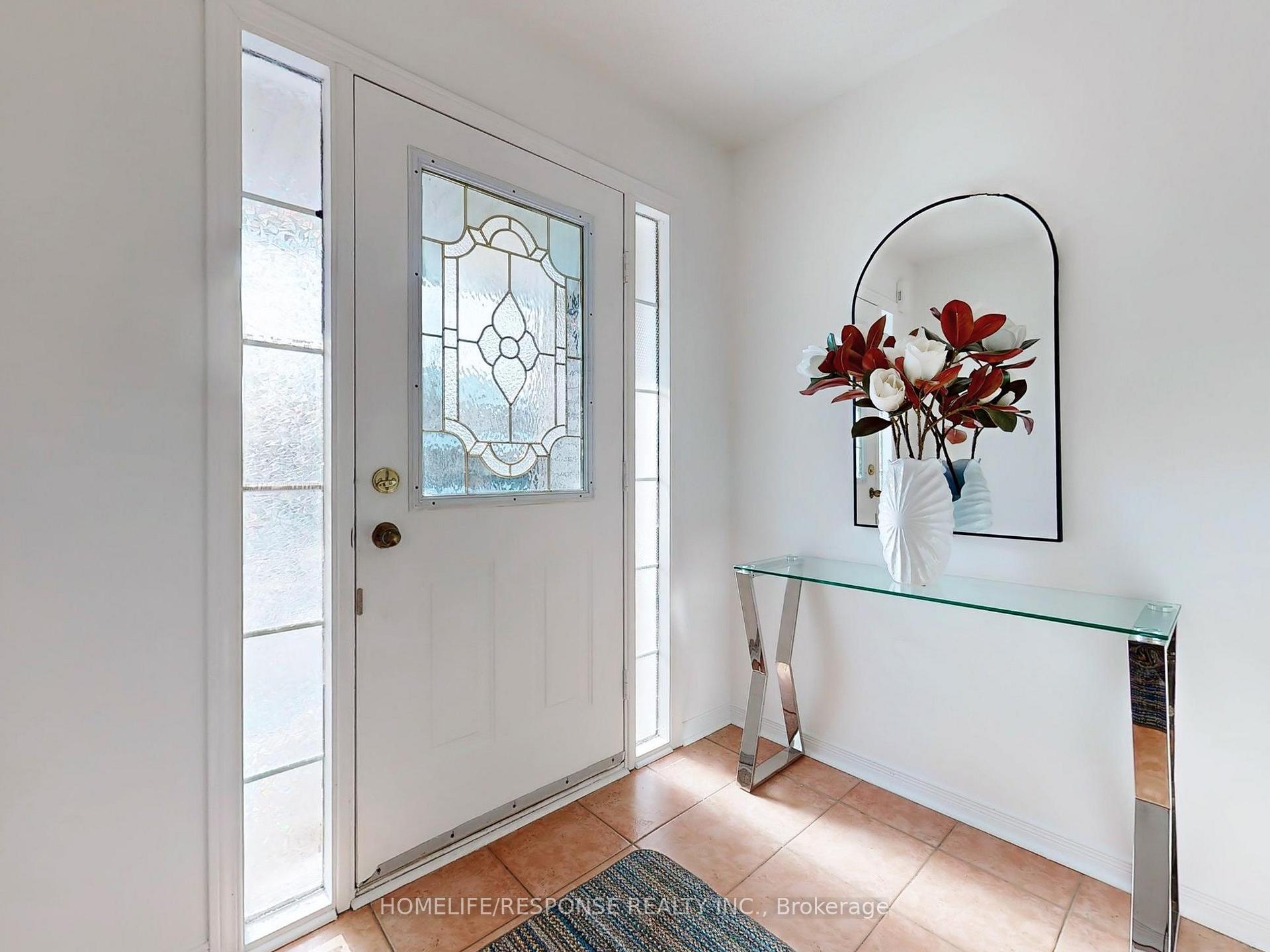 Photo 7 of 5109 Falconcrest Drive, Burlington, Uptown — HOMEH