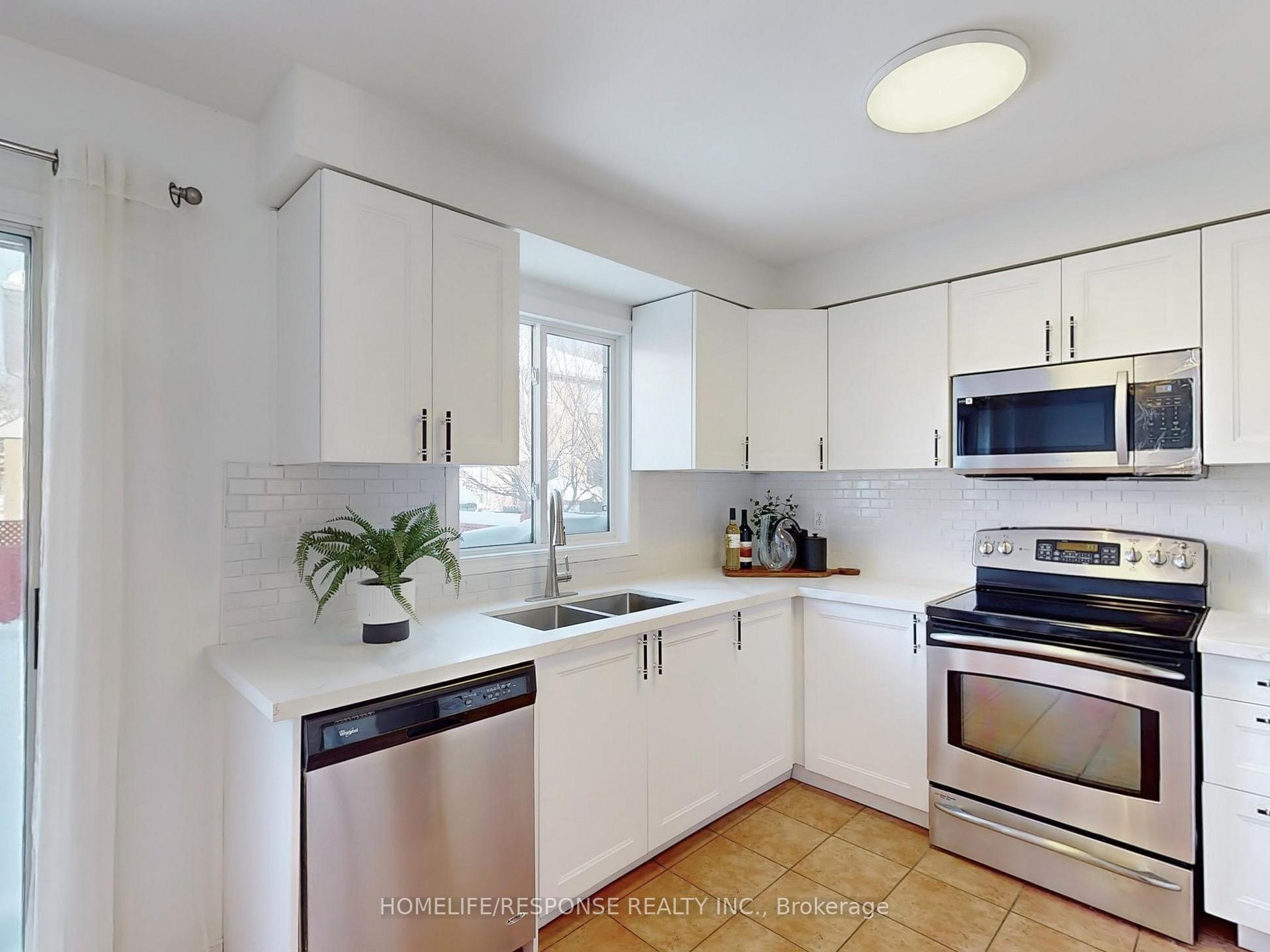 Photo 17 of 5109 Falconcrest Drive, Burlington, Uptown — HOMEH