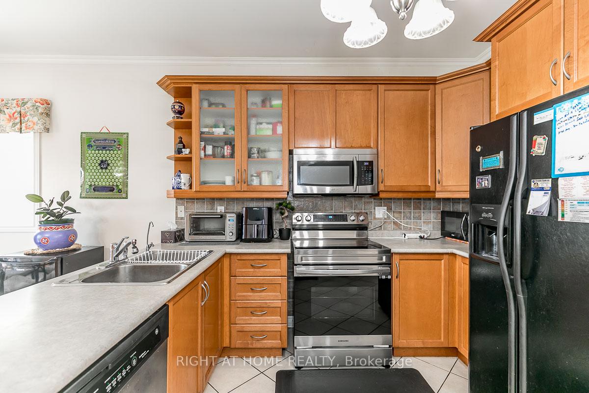 Photo 14 of 71 Ruffet Drive, Barrie, Edgehill Drive — HOMEH
