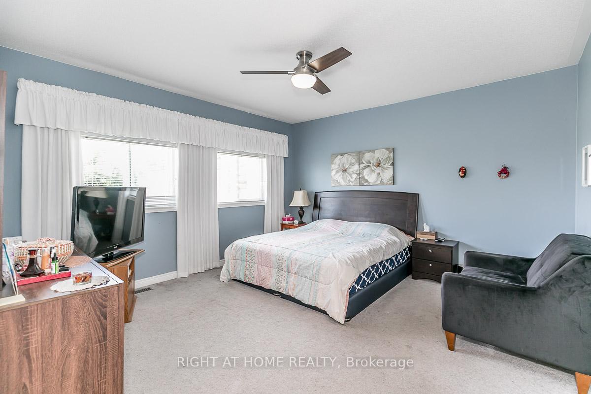 Photo 18 of 71 Ruffet Drive, Barrie, Edgehill Drive — HOMEH