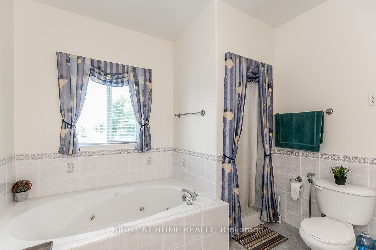 Photo 23 of 71 Ruffet Drive, Barrie, Edgehill Drive — HOMEH