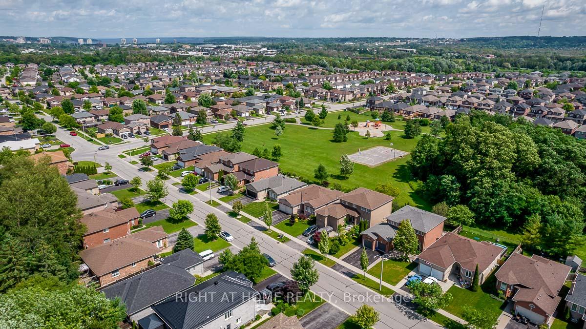 Photo 43 of 71 Ruffet Drive, Barrie, Edgehill Drive — HOMEH