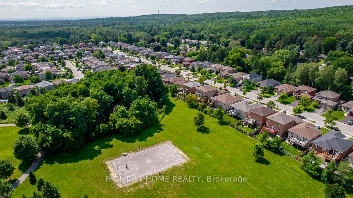 Photo 47 of 71 Ruffet Drive, Barrie, Edgehill Drive — HOMEH