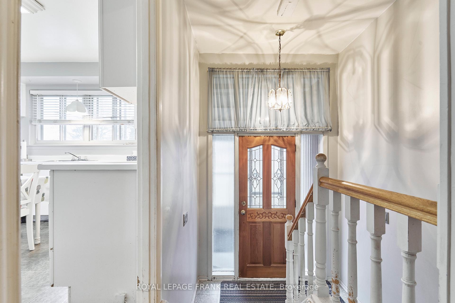 Photo 5 of 989 Ronlea Avenue, Oshawa, Donevan — HOMEH