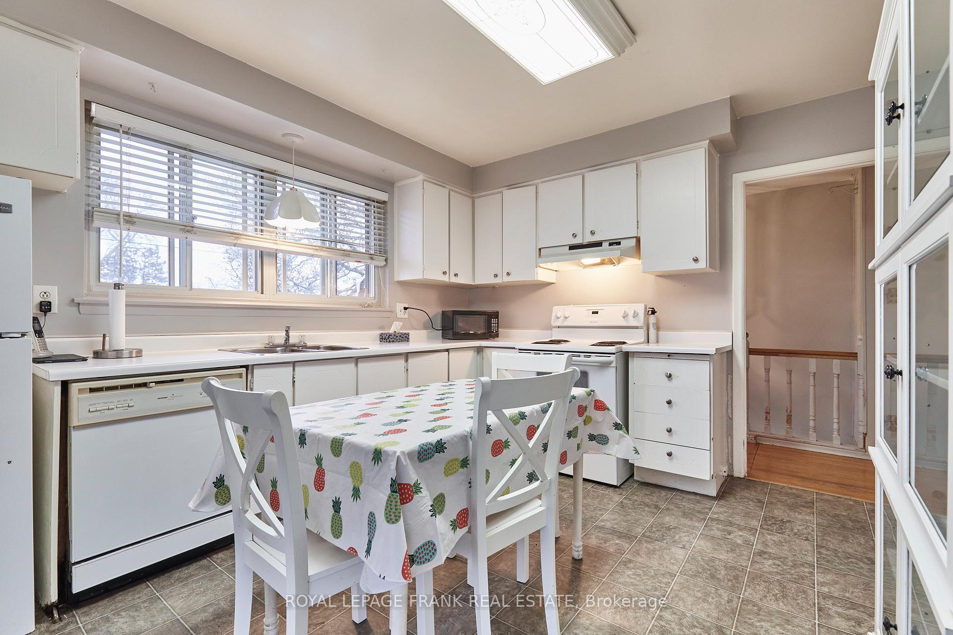 Photo 8 of 989 Ronlea Avenue, Oshawa, Donevan — HOMEH