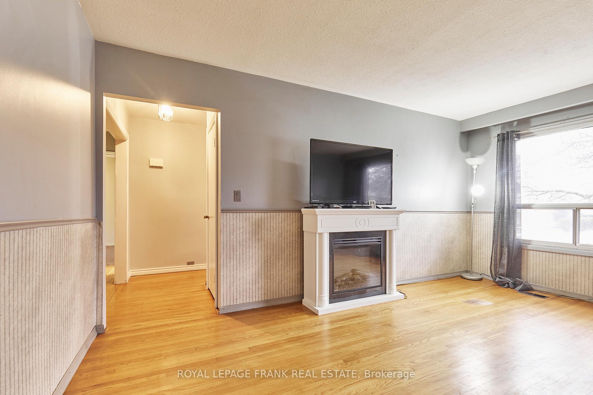 Photo 9 of 989 Ronlea Avenue, Oshawa, Donevan — HOMEH