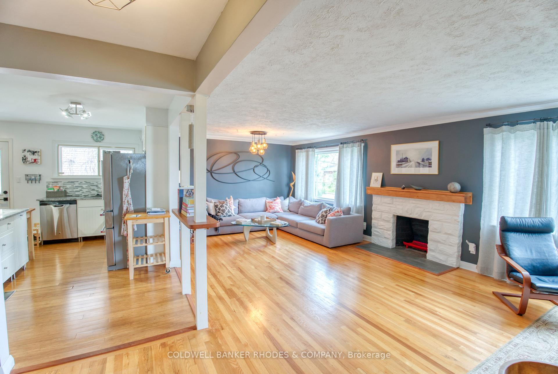 Photo 4 of 2066 Black Friars Road, Ottawa, Carlingwood — HOMEH