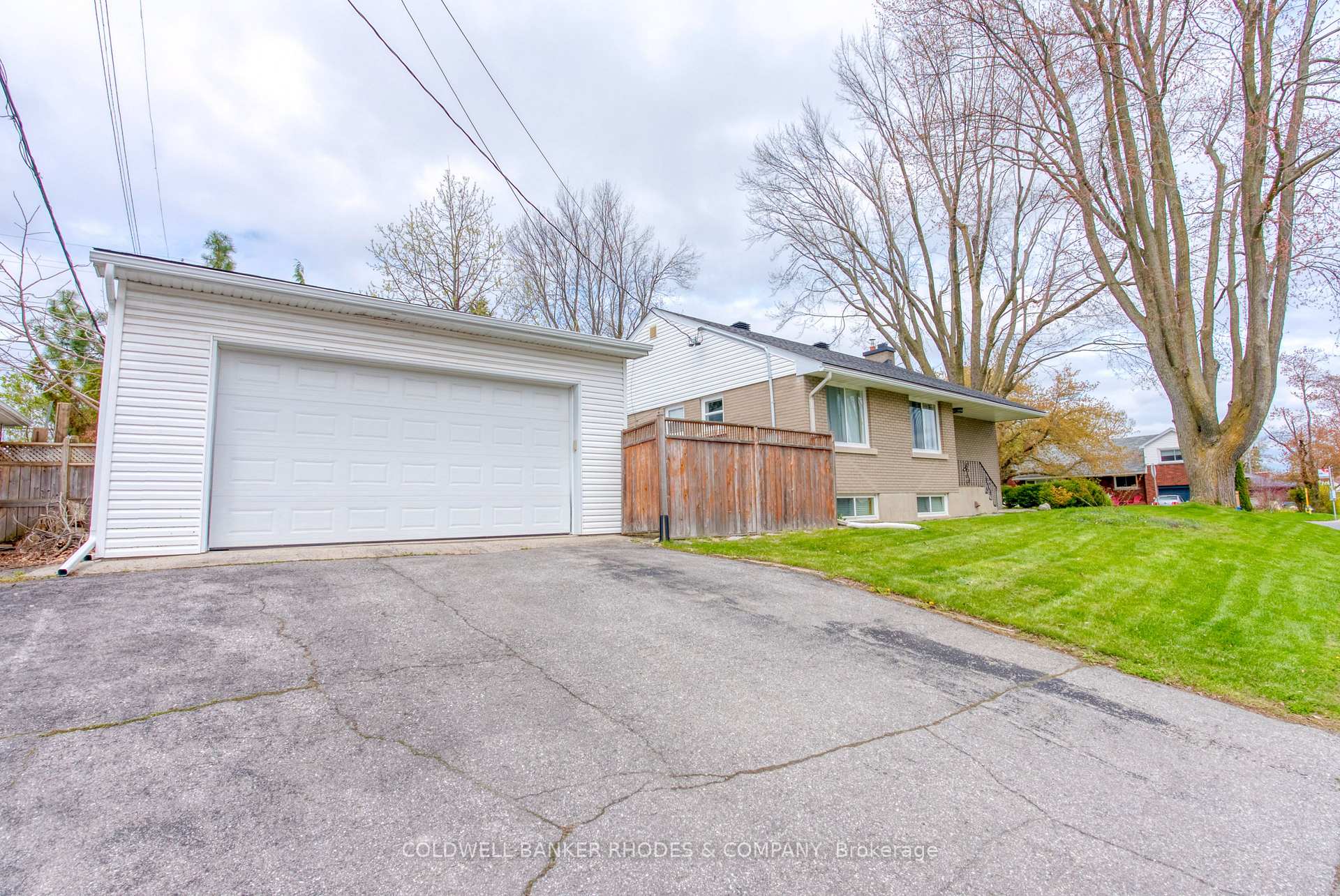 Photo 21 of 2066 Black Friars Road, Ottawa, Carlingwood — HOMEH