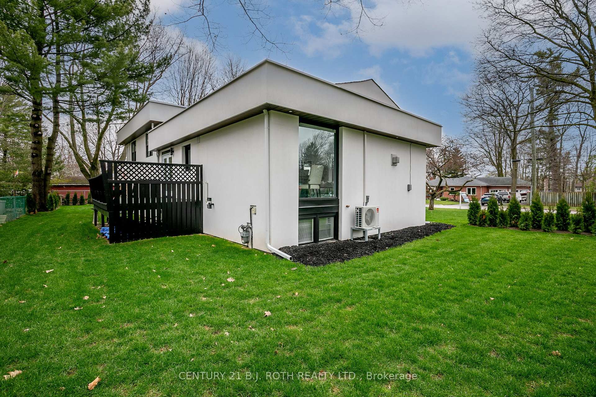 Photo 28 of 20 Castle Drive, Barrie, Sunnidale — HOMEH