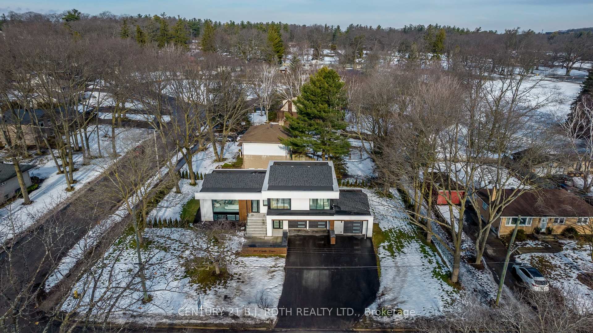 Photo 30 of 20 Castle Drive, Barrie, Sunnidale — HOMEH
