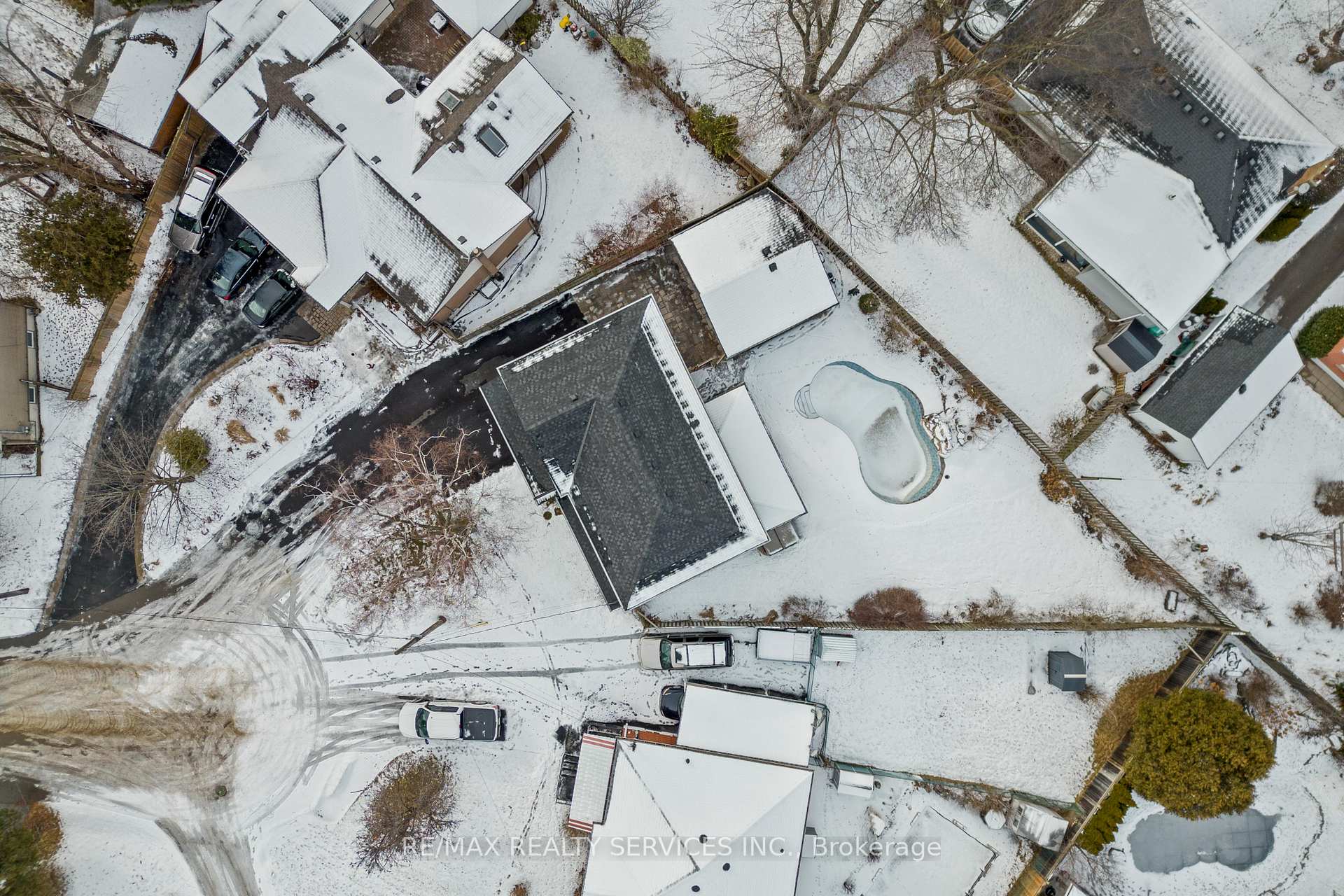 Photo 3 of 1037 Wayne Place, Burlington, LaSalle — HOMEH