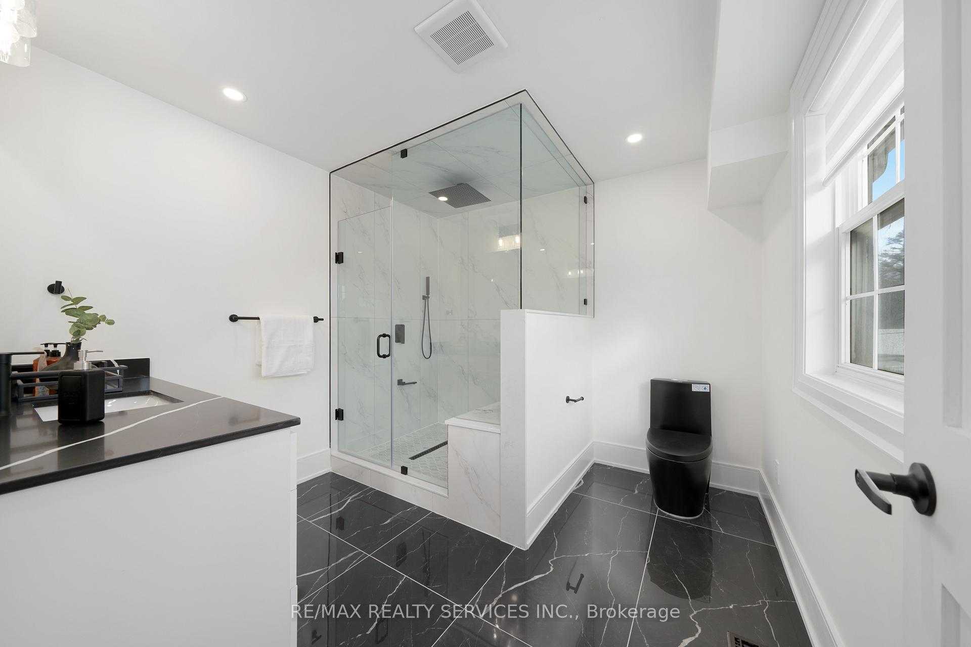 Photo 18 of 1037 Wayne Place, Burlington, LaSalle — HOMEH