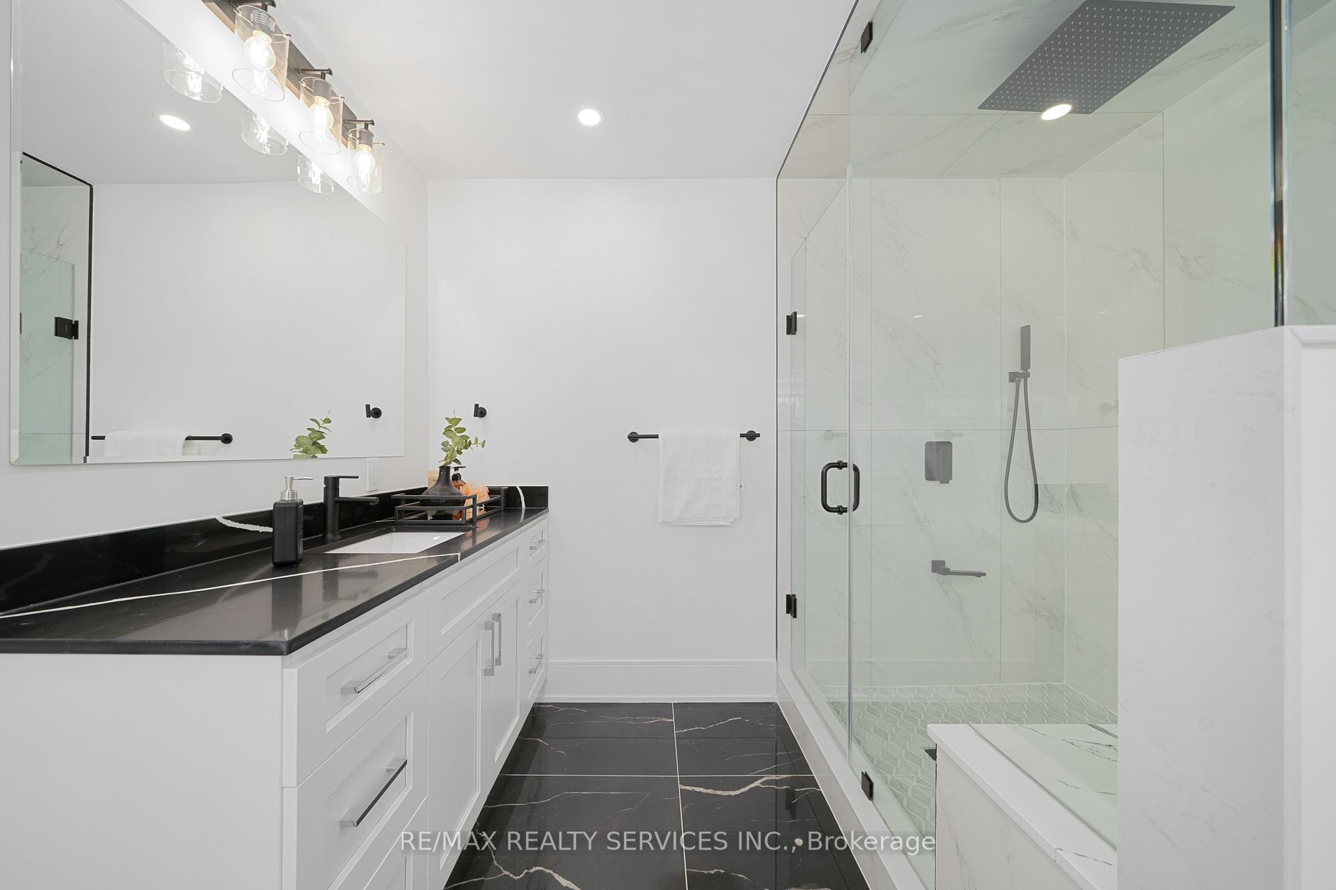 Photo 19 of 1037 Wayne Place, Burlington, LaSalle — HOMEH
